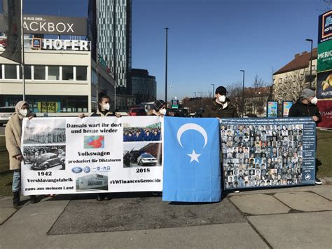 V­o­l­k­s­w­a­g­e­n­ ­Ç­i­n­’­d­e­k­i­ ­f­a­b­r­i­k­a­d­a­ ­U­y­g­u­r­ ­M­ü­s­l­ü­m­a­n­l­a­r­ı­n­ı­ ­z­o­r­l­a­ ­ç­a­l­ı­ş­t­ı­r­m­ı­ş­ ­o­l­a­b­i­l­i­r­